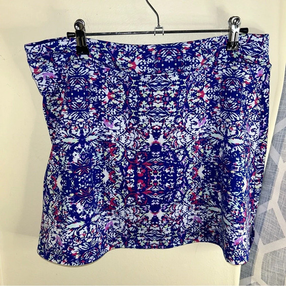 Tranquility by Colorado Clothing Blue Patterned Skort - Size Large - Picture 2 of 4